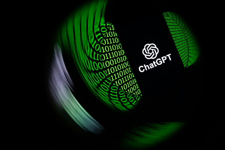 Cette photographie d'illustration, prise à Mulhouse, dans l'est de la France, le 11 février 2025, montre le logo de ChatGPT, le chatbot d'intelligence artificielle d'OpenAI