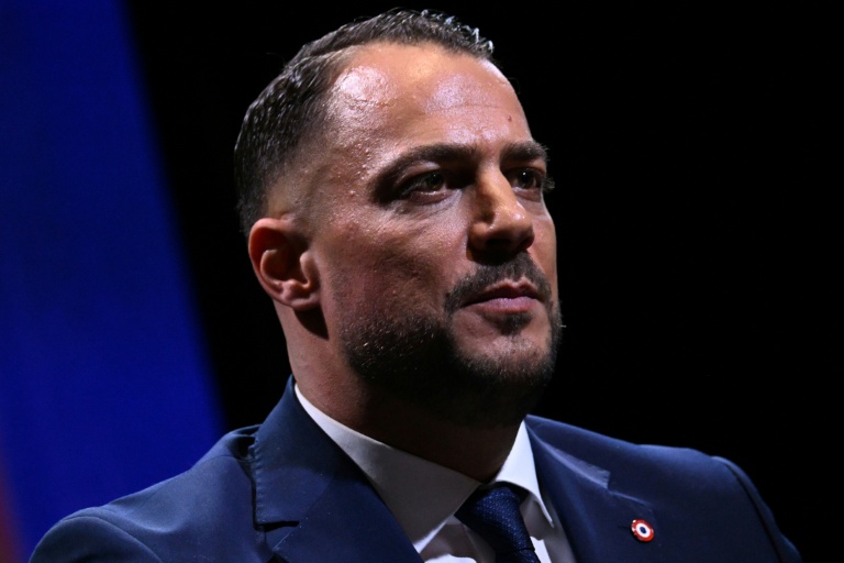 Le député LFI et candidat à la mairie de Marseille Sébastien Delogu, le 6 novembre 2025 lors de sa première réunion de campagne à Marseille