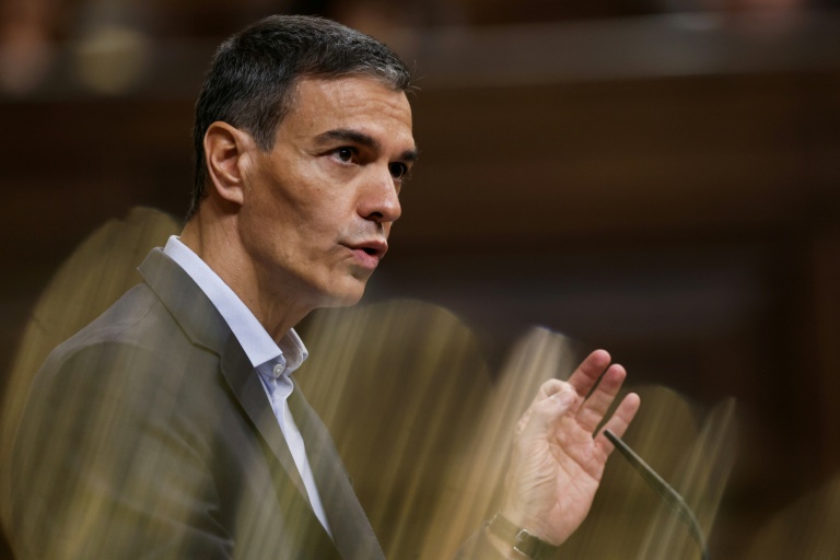 Le Premier ministre espagnol Pedro Sánchez s'exprime devant les députés à Madrid, le 24 juin 2026