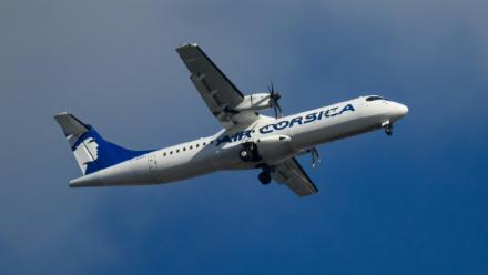 Avion d'Air Corsica, au dessus de Nantes, en Loire-Atlantique, le 13 avril 2026.