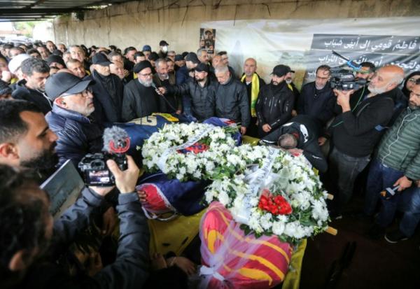 Les funérailles des trois journalistes libanais, le 29 mars 2026 dans la banlieue sud de Beyrouth, tués la veille dans une frappe israélienne sur le sud du Liban
