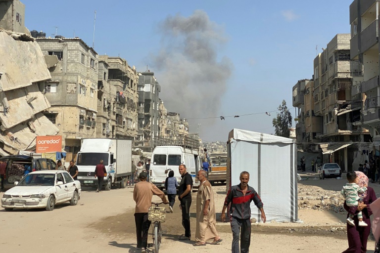 Des Gazaouis fuient Khan Younès, dans le sud de la bande de Gaza, après un ordre d'évacuation de l'armée israélienne, le 3 juin 2025