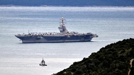 Le porte-avions américain USS Gerald Ford, le plus grand au monde, arrive à Split, en Croatie, le 28 mars 2026
