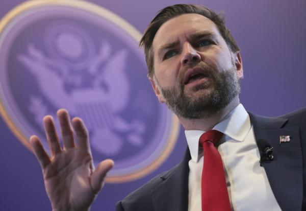 Le vice-président américain JD Vance à Budapest, le 8 avril 2026, au deuxième jour de sa visite en Hongrie