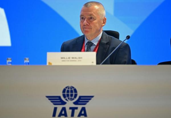 Le directeur général de l'Association internationale du transport aérien (Iata), Willie Walsh, face à des centaines de délégués de son organisation réunis en assemblée générale à New Delhi, le 2 juin 2025