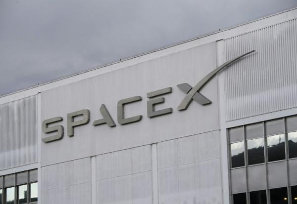 SpaceX, l'entreprise spatiale d'Elon Musk, a annoncé un partenariat avec Cursor, éditeur de code assisté par intelligence artificielle très prisé des développeurs professionnels