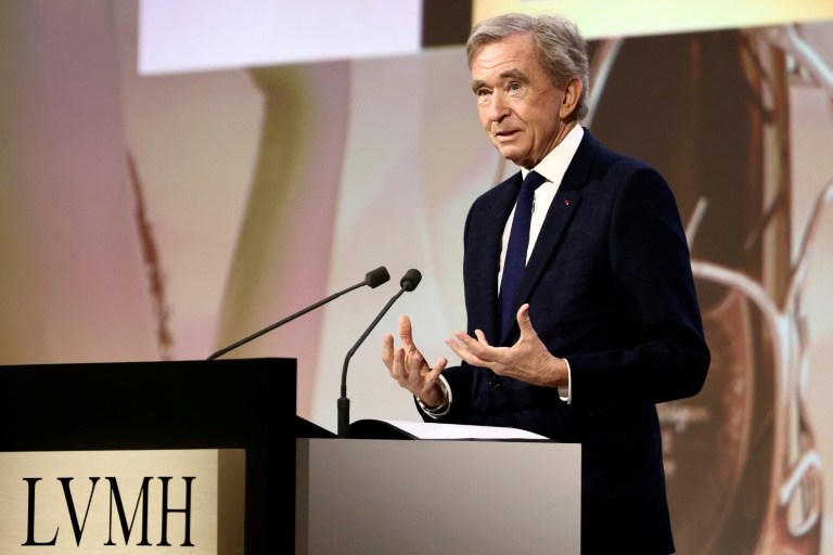 Bernard Arnault, PDG de LVMH, présentant les résultats du groupe à l'assemblée générale des actionnaires à Paris le 17 avril 2025;