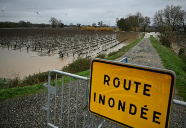 Une route inondée à Coursan, le 19 janvier 2026 dans l'Aude