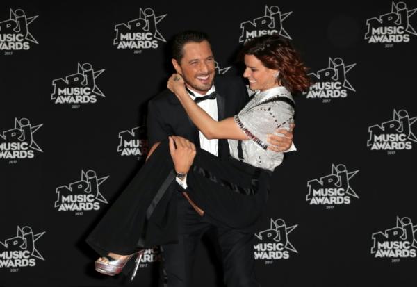 L'animateur Vincent Cerutti et la danseuse et animatrice Fauve Hautot à la cérémonie des NRJ Music Awards à Cannes, le 4 novembre 2017