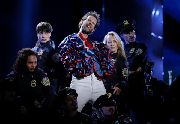 L'acteur Benjamin Lavernhe (C) lors de la 51e édition de la cérémonie des César à l'Olympia à Paris le 26 février 2026