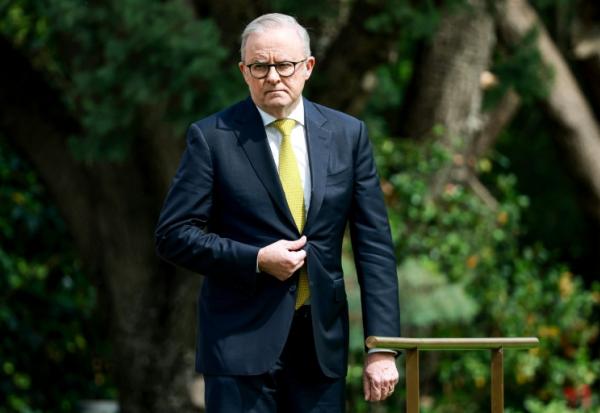 Le Premier ministre australien Anthony Albanese arrive pour une cérémonie, le 11 février 2026 à Canberra