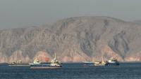 Des navires à l'ancre dans le détroit d'Ormuz au large d'Oman, le 17 mai 2026