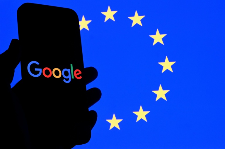 Bruxelles a proposé lundi des mesures qu'elle envisage d'imposer à Google pour renforcer l'accès des assistants d'intelligence artificielle concurrents à son système d'exploitation Android, au grand dam du géant américain de la tech qui juge ces propositions dangereuses