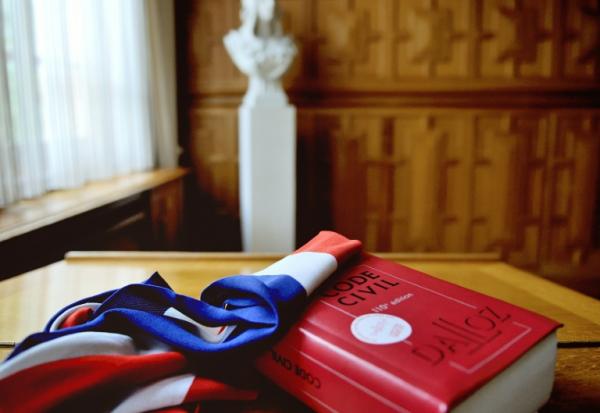 Un exemplaire du code civil à la mairie de Lille, le 5 novembre 2012  