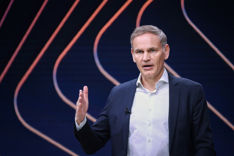 Le président du directoire de Volkswagen, Oliver Blume, lors de la conférence de presse annuelle de l'entreprise à Wolfsburg, en Allemagne, le 11 mars 2025