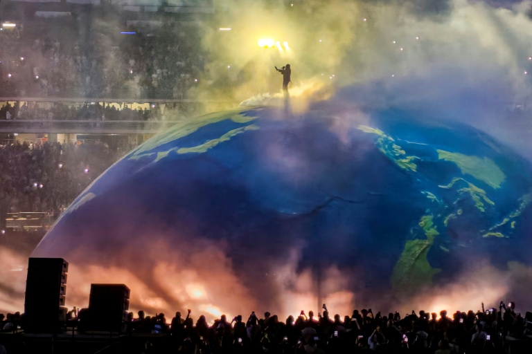 Le rappeur américain Kanye West sur scène au Stade olympique Atatürk d'Istanbul, le 30 mai 2026
