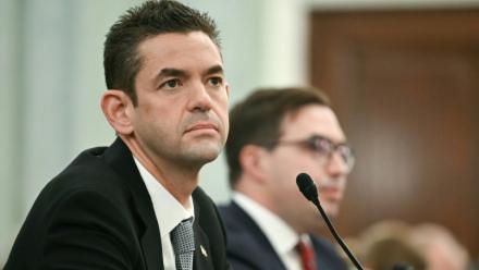 Jared Isaacman, candidat du président américain Donald Trump au poste d'administrateur de la Nasa, lors d'une audition de confirmation de la commission sénatoriale du commerce, des sciences et des transports au Capitole, le 3 décembre 2025 à Washington