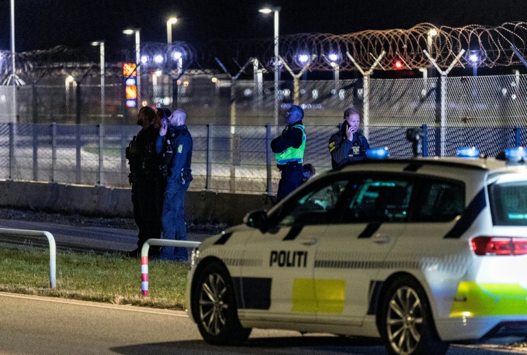 La police danoise à l'aéroport de Copenhague, à Kastrup, près de Copenhague, le 22 septembre 2025