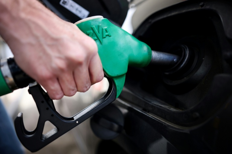 Le prix moyen du litre de gazole a reculé de près de 2 centimes, passant à 1,995 euros vendredi 12 juin, contre 2,014 la semaine précédente