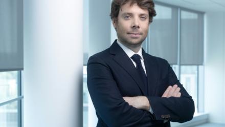 Le journaliste politique Benjamin Duhamel au siège de BFM TV, le 9 avril 2025 à Paris