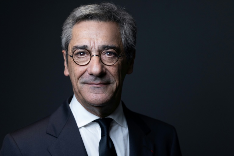 Le ministre du Commerce Serge Papin, lors d'une session photo dans son bureau au ministère de l'Economie et des Finances, Paris, le 10 novembre 2025