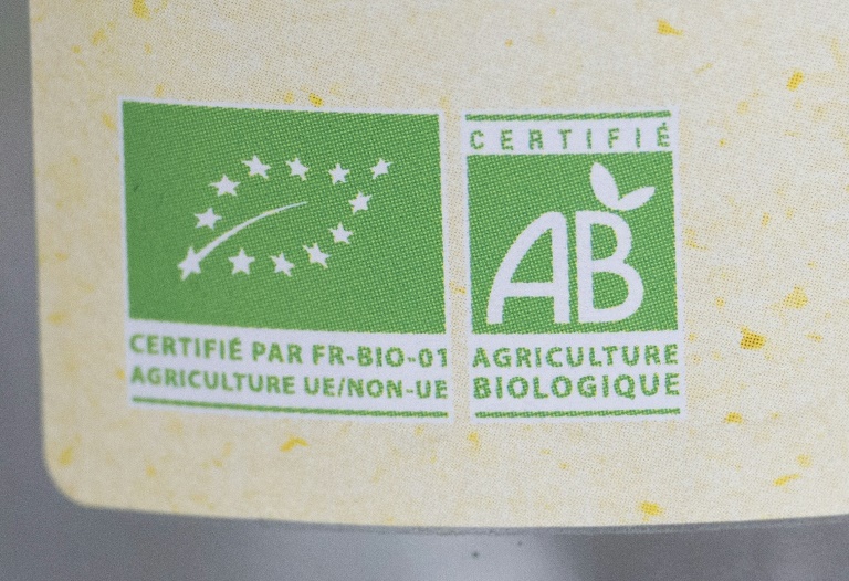 Le nombre de producteurs engagés en agriculture biologique a baissé pour la première fois en 2025, selon les premières estimations de l'Agence Bio, quand la consommation a nettement rebondi