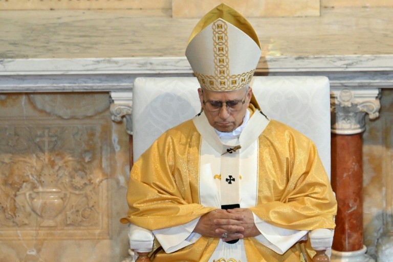 Le pape Léon XIV célèbre une messe à la basilique Saint-Augustin d'Annaba, en Algérie, au deuxième jour de son voyage en Afrique, le 14 avril 2026