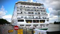 Le paquebot Ambition dont les passagers sont confinés après une suspicion d'épidémie de gastro-entérite, le 13 mai 2026 dans le port de Bordeaux, en Gironde