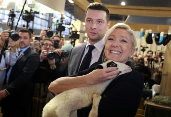 Marine Le Pen, présidente des députés RN et Jordan Bardella, président du RN, en visite au Salon de l'agriculture, Porte de Versailles à Paris, le 26 février 2026