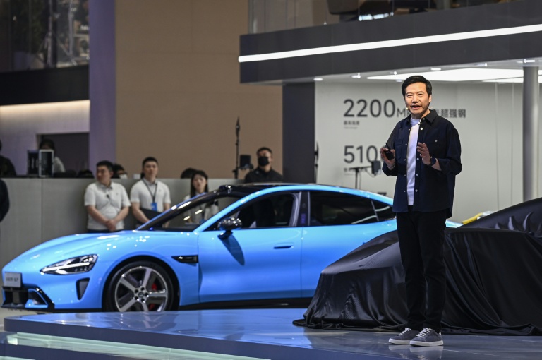 Lei Jun, PDG du fabricant chinois d’électronique Xiaomi, présente la Vision Gran Turismo au salon automobile de Pékin, le 24 avril 2026