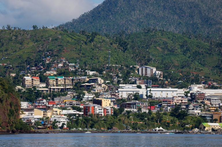 Vue de Mamoudzou le 21 avril 2025, à Dzaoudzi, à Mayotte