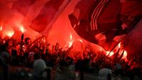 Des supporters de Metz, qui rejoindra la L1 la saison prochaine, avant leur match d'accession à l'élite contre Reims, le 21 mai 2025 à Metz