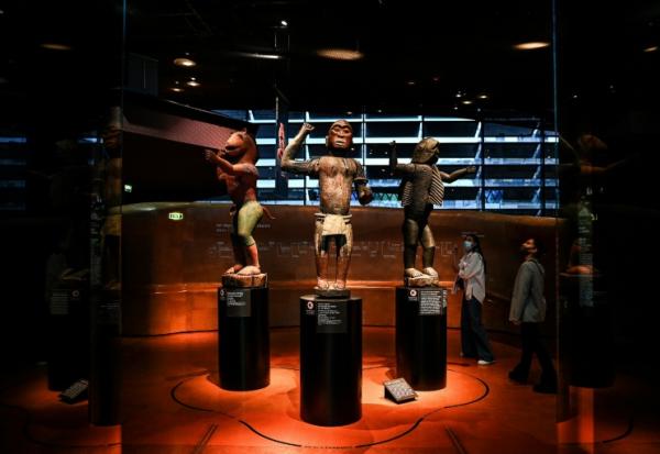 Les statues des Œuvres des trésors royaux d'Abomey exposées puis restituées au Bénin, au Musée du quai Branly à Paris le 10 septembre 2021
