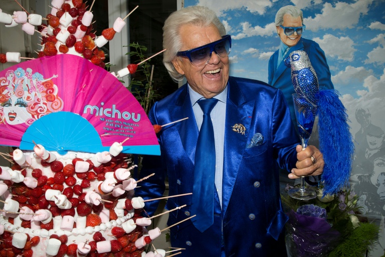 Michou lors de la célébration de son anniversaire au cabaret Michou à Paris, le 18 juin 2015