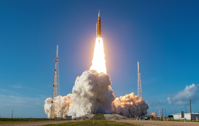 Décollage de la fusée de la mission Artemis II à Cap Canaveral le 1er avril 2026, aux Etats-Unis