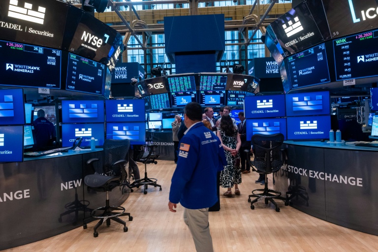Traders sur le parquet du New York Stock Exchange (NYSE) le 11 juin 2026 à New York