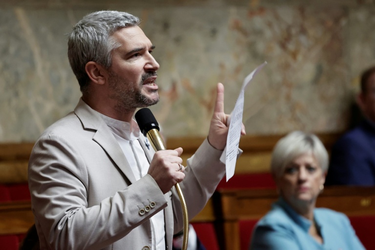 Arnaud Bonnet (groupe écologiste) s'exprime lors d'une séance de questions au gouvernement à l'Assemblée nationale, à Paris, le 4 novembre 2025