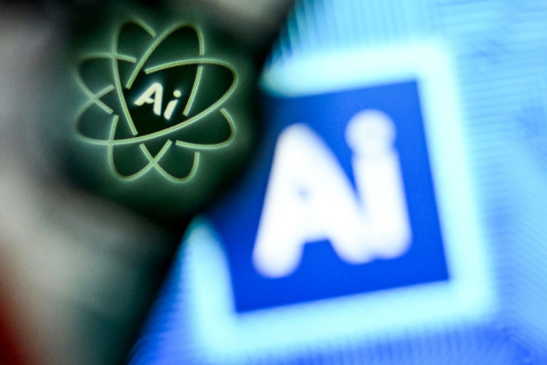 Des robots conversationnels spécialisés dans la santé partent à l'assaut du public français, non sans prudence dans un domaine où l'erreur peut avoir des conséquences gravissimes