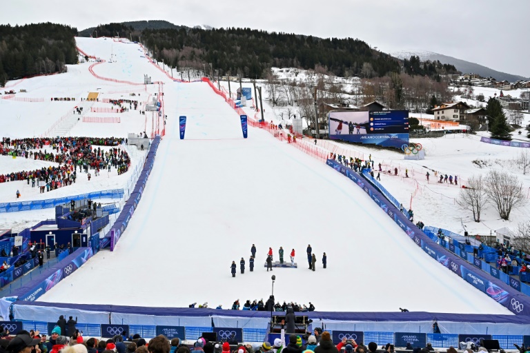 Le podium du géant masculin des JO de Milan Cortina, le 14 février 2026 à Bormio