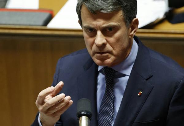 "La lutte contre l'immigration clandestine doit être une priorité", a lancé le ministre des Outre-mer Manuel Valls au Sénat le 20 mai 2025 (en photo, le 20 janvier à l'Assemblée nationale à Paris)