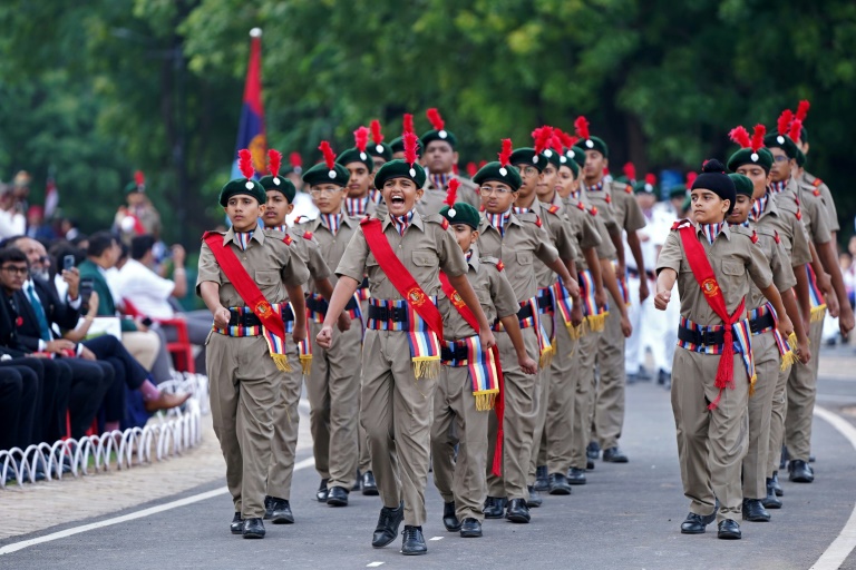 Des élèves de Mayo College défilent le 15 août 2025 à Ajmer (Inde) à l'occasion de l'anniversaire de l'indépendance du pays