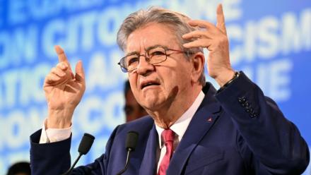 Le chef de file de LFI, Jean-Luc Mélenchon, lors d'un meeting du parti à Aubervilliers, le 23 novembre 2025 en Seine-Saint-Denis