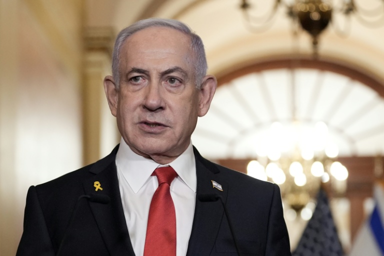 Le Premier ministre israélien Benjamin Netanyahu s'adresse à la presse depuis le Capitole, à Washington, le 7 février 2025