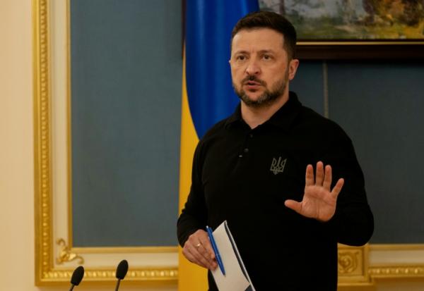 Le président ukrainien Volodymyr Zelensky lors d'une conférence de presse à Kiev le 22 avril 2025