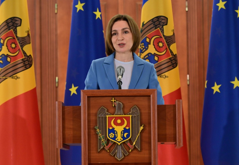 La présidente de la Moldavie Maia Sandu lors d'une conférence de presse à Chisinau le 29 septembre 2025, au lendemain de la victoire de son parti pro-européen aux législatives
