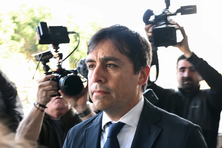 Le médecin Salvador Plasencia à Los Angeles, en Californie, le 3 décembre 2025, lors de son procès pour la mort de l'acteur Matthew Perry.