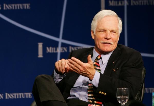 Le magnat des médias Ted Turner participe à une table ronde sur "La philanthropie des personnalités publiques" lors de la 10e conférence mondiale du Milken Institute à Beverly Hills, en Californie, le 23 avril 2007