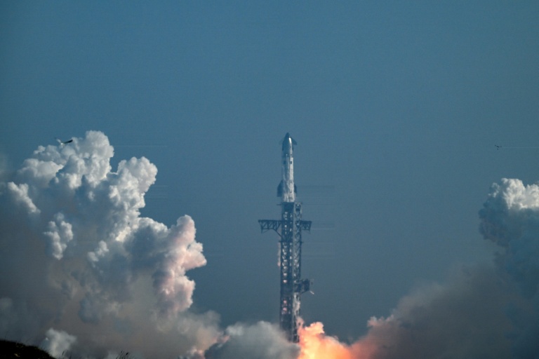 Le décollage de la fusée Starship de SpaceX vers l'île South Padre au Texas, le 22 mai 2026