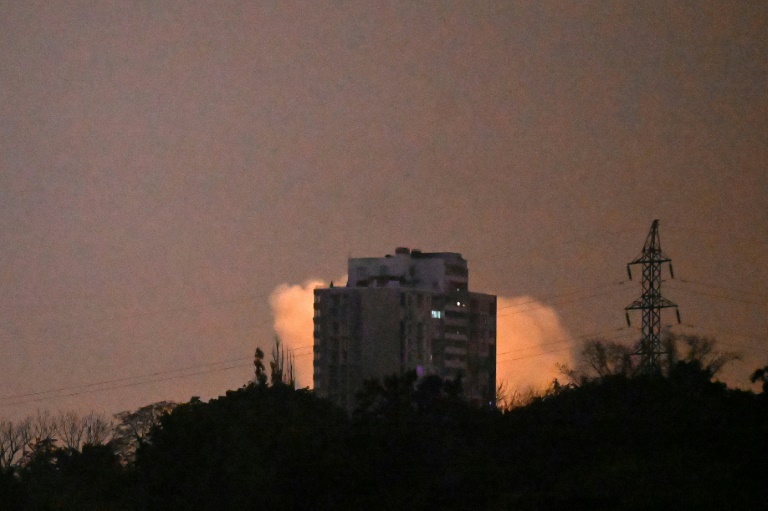 Une explosion lors d'une attaque aérienne russe à Kiev, le 28 septembre 2025 en Ukraine