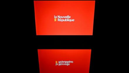 Le logo du quotidien régional La Nouvelle République sur l'écran d'une tablette, le 20 janvier 2025 à Toulouse